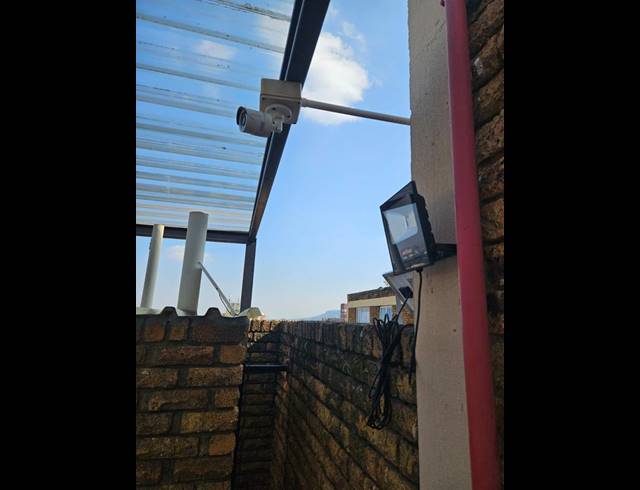2 BEDROOM APARTMENT FOR SALE IN WONDERBOOM SOUTH